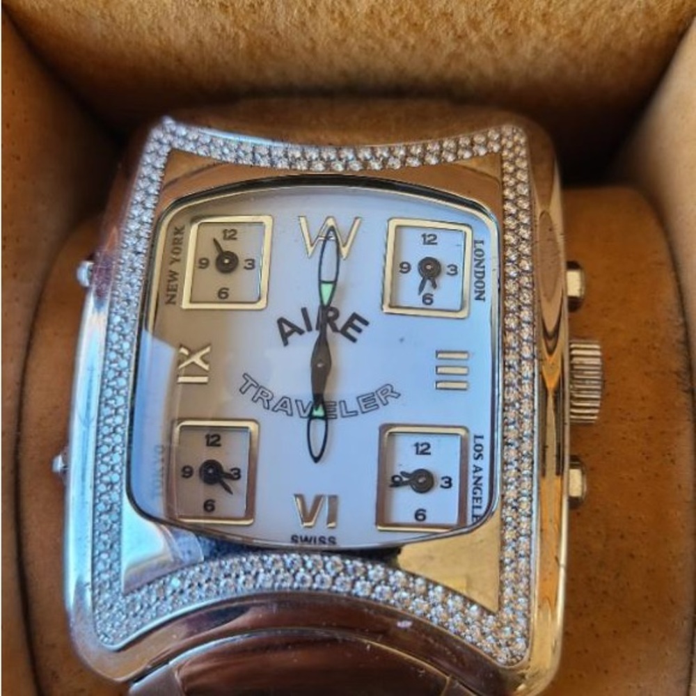 Aire Traveler Five Time Zones is a classic Chris Aire Watch.